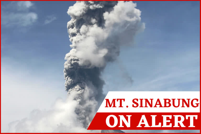 Mount Sinabung  Mount Sinabung volcano erupts  volcano erupts  Indonesia  vast-archipelagic nation  Mt. Sinabung  ജക്കാര്‍ത്ത  ഇന്തോനേഷ്യ  അഗ്നിപര്‍വതം പൊട്ടിത്തെറിച്ചു  സുമാത്ര ദ്വീപ്  മൗണ്ട് സിനാബങ്