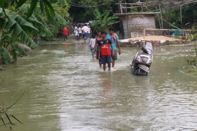 The river dam was cut off in a dispute between two villages in Vaishali