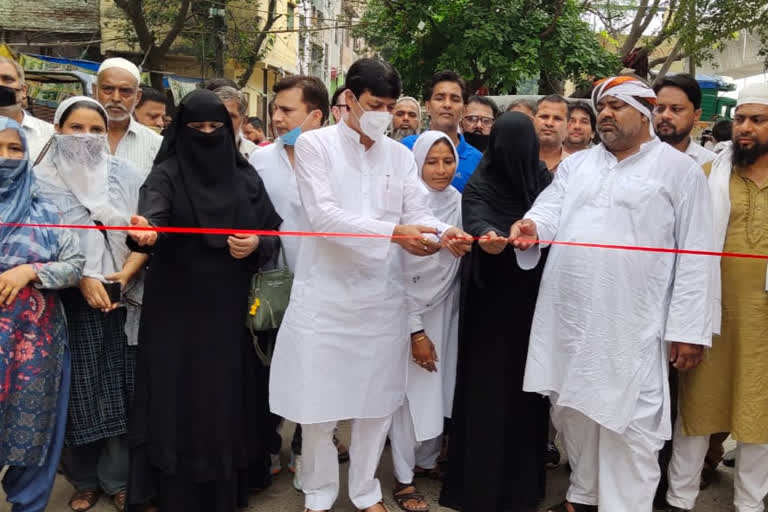 AAP mla abdul rehman inaugurated road construction work at seelampur in delhi