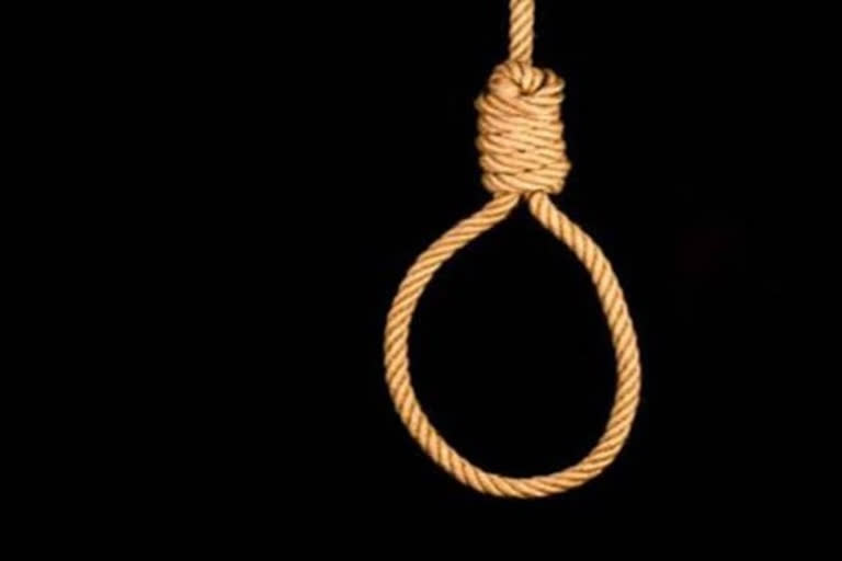 woman suicide  UP crime  UP police  woman commits suicide  Baldau Chowk  Kotwali police station  യുപിയിൽ പൊലീസ് മർദിച്ചതിനെ തുടർന്ന് യുവതി തൂങ്ങിമരിച്ചു  യുവതി തൂങ്ങിമരിച്ചു  യുപി