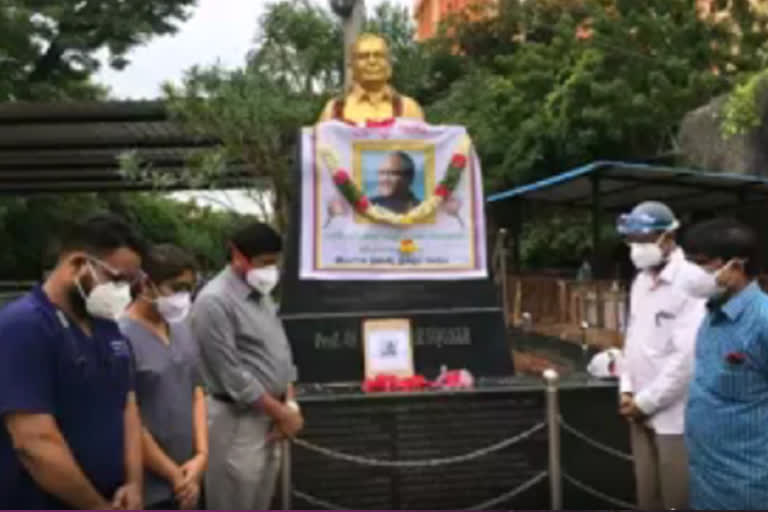 doctors association tribute to doctor naresh at gandhi hospital hyderabad