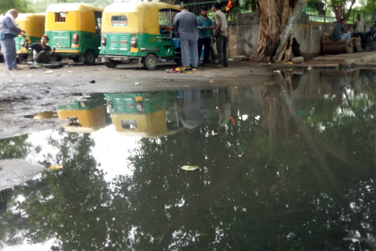 subhash nagar road in bad condition due to water logging