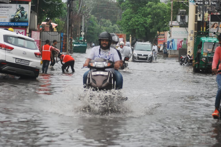 heavy rain in agra