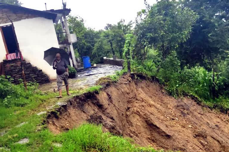 बेरीनाग में भारी बारिश