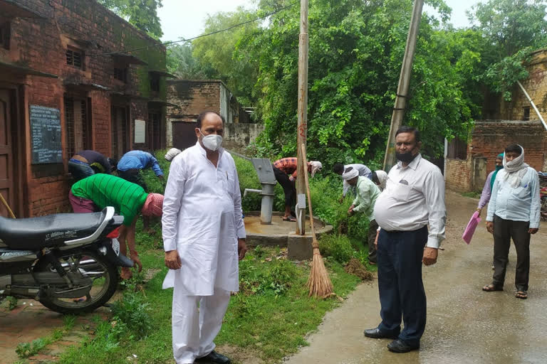 Sanitation program organized, स्वच्छता कार्यक्रम का आयोजन