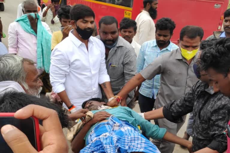 mla-ganesh-cared-person-who-fell-from-illness