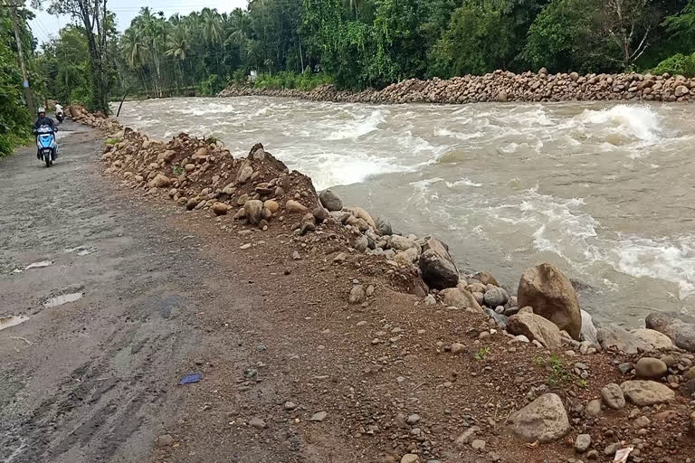 flood news malappuram news മലപ്പുറം വാര്‍ത്തകള്‍ വെള്ളപ്പൊക്കം പ്രളയം വാര്‍ത്തകള്‍ മഴ വാര്‍ത്തകള്‍