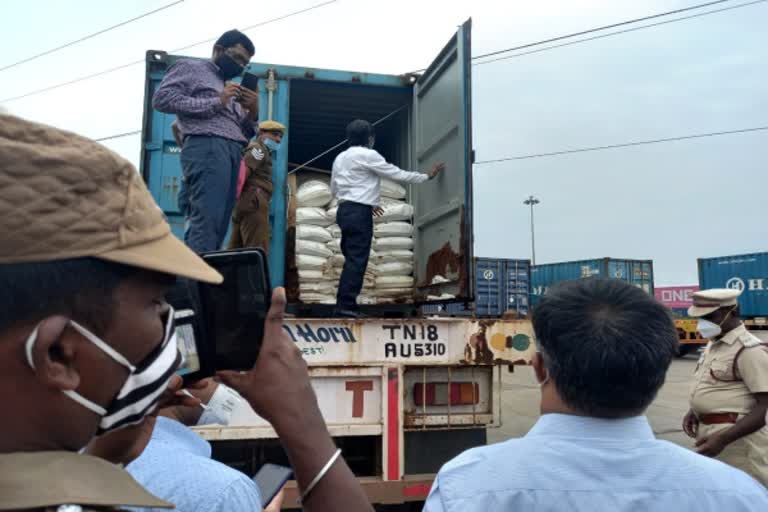 Chennai: 229 Tons of Ammonium nitrate shifted to Hyderabad in 12 containers in the second phase!