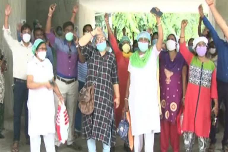 Nursing staff strike ends in covid-19 hospital in dhanbad