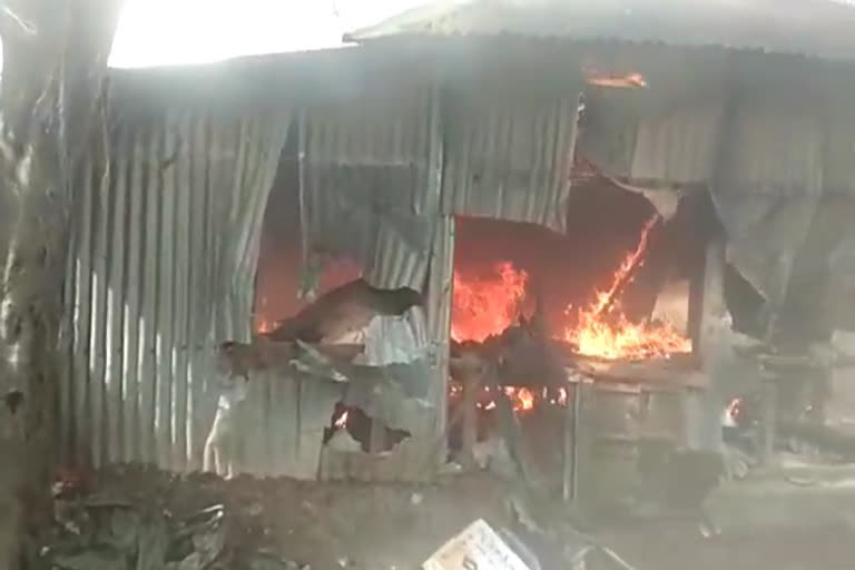 women from self-help group set fire to illegal hooch factory