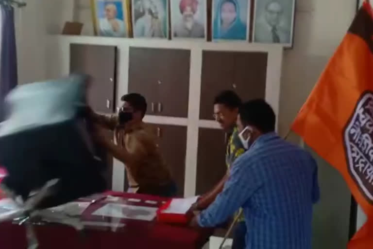 demolition by mns karyakarta in shirur msedcl office