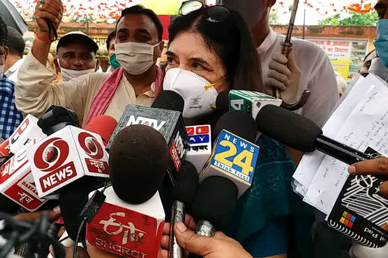 bjp mp maneka gandhi