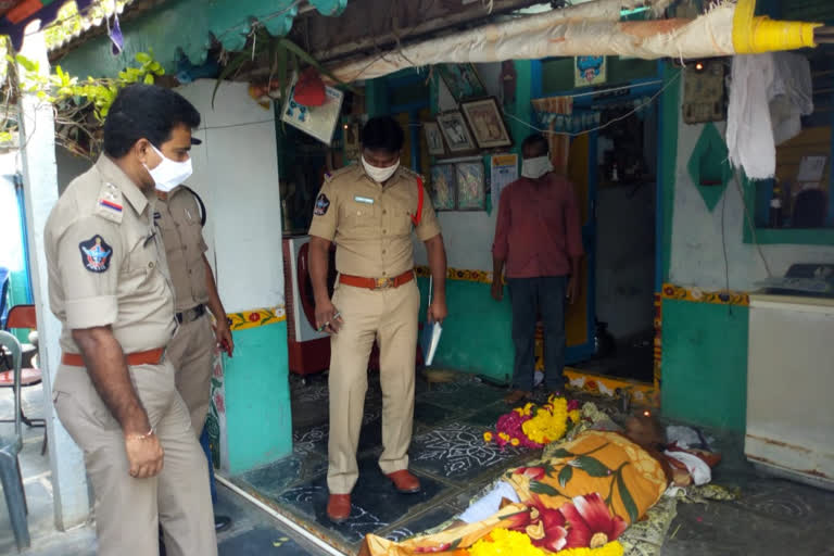 priest commited suicide in sattenapally at guntur