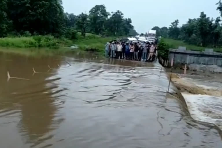 108 ambulance stuck on national highway