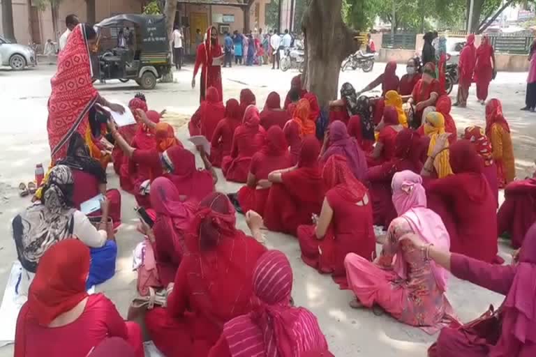 ASHA workers in Sohna warned the government for an indefinite strike