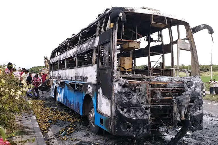 Travelers blamed the recklessness driver Hiyyoor bus disaster