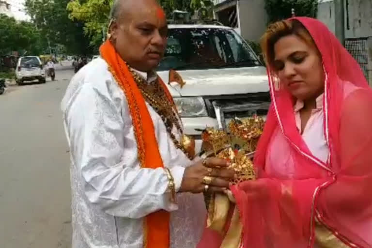 Baba gifts Laddu Gopal