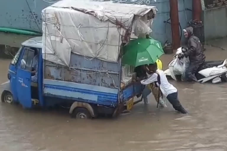 rain in Valsad