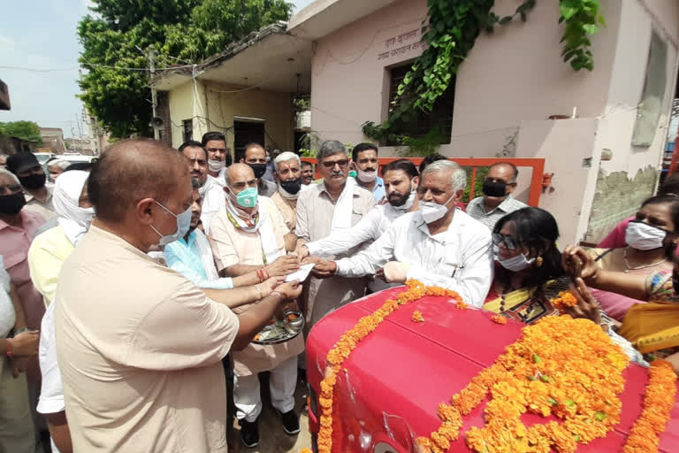 ballabhgarh gaushala tractor donated by minister