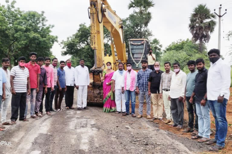 రాయిగిరి- మోత్కూర్​ రోడ్డు నిర్మాణ పనులు ప్రారంభం