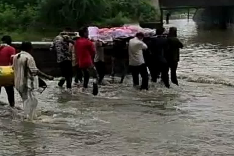 water-filled-in-jhansi-underpass