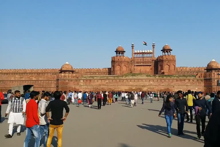 I-Day terror alert: Centre beefs up security in view of airstrike threat at Red Fort