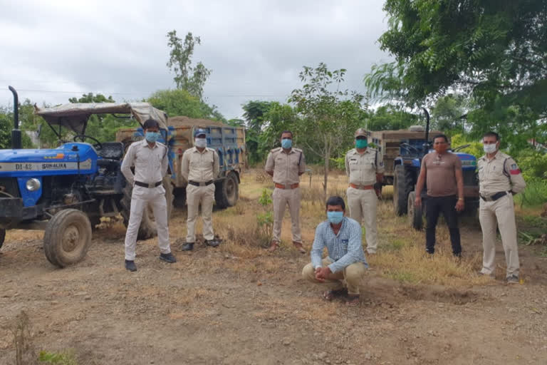 Accused arrested with two tractor trolleys