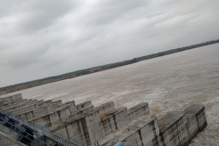 heavy water flow continues to meigadda barrage