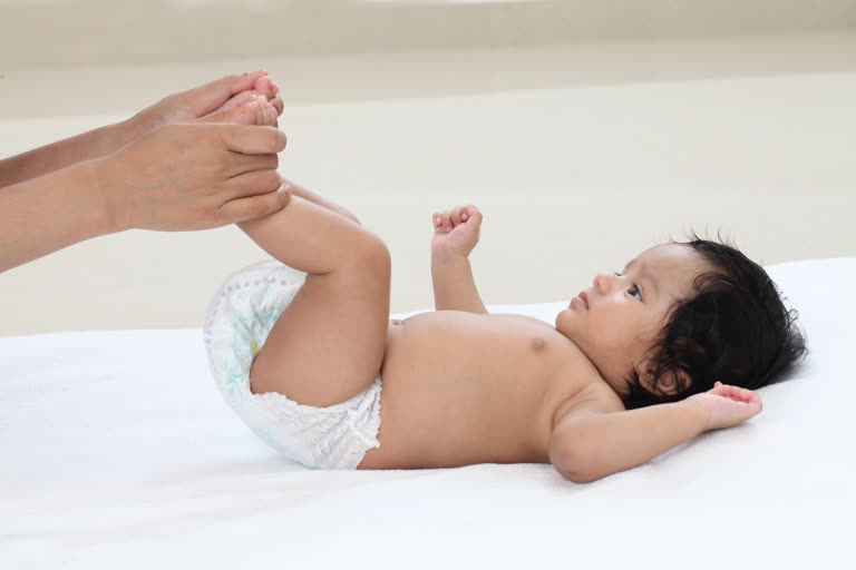 Neonatal massage, Newborn body massage