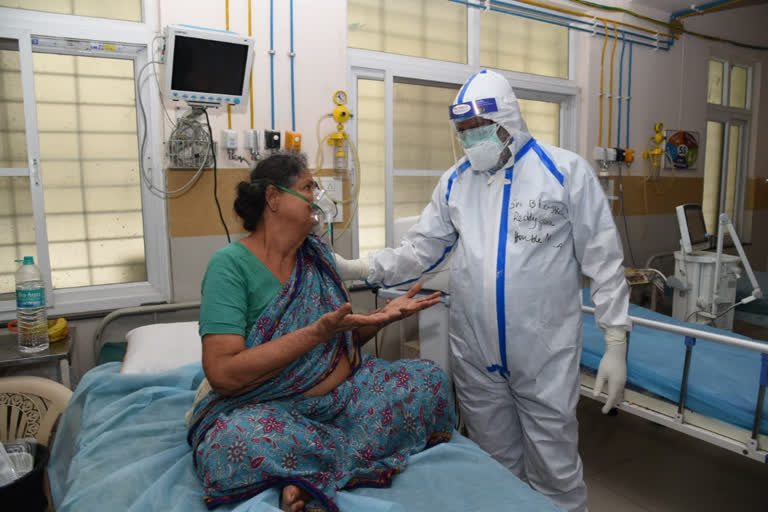 government whip chevireddy bhaskar reddy visits svims and talks to corona patients