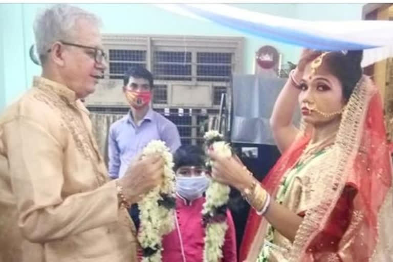 72 years old retired professor from sreerampore get married to avoid lonliness