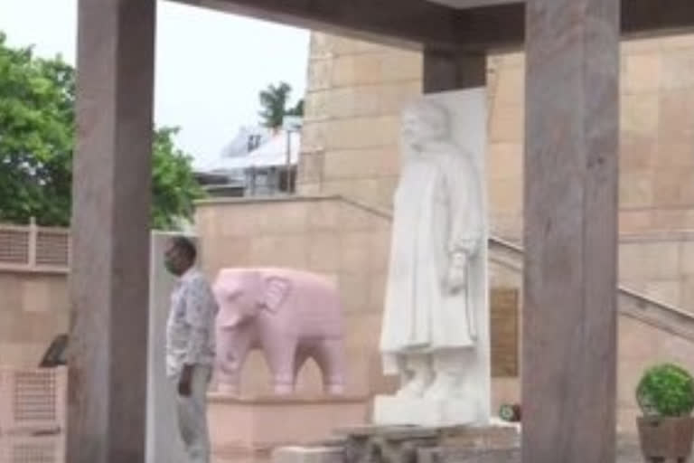 BSP Chief Mayawati statue