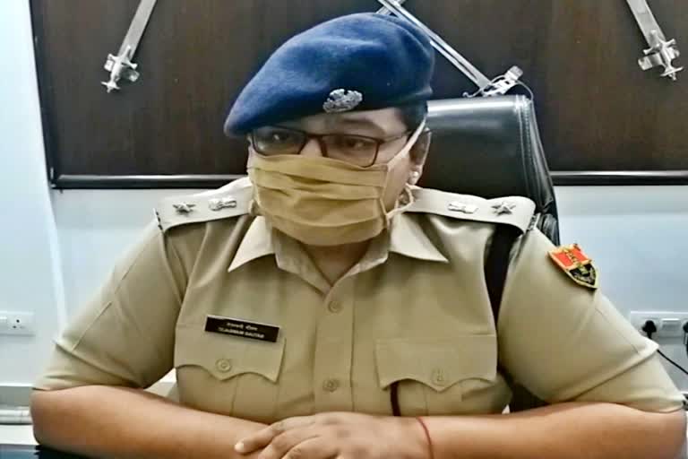 alwar news  अलवर केंद्रीय कारागार  अलवर की खबर  पुलिस अधीक्षक तेजस्विनी गौतम  भूख हड़ताल पर विदेशी नागरिक  etv bharat news