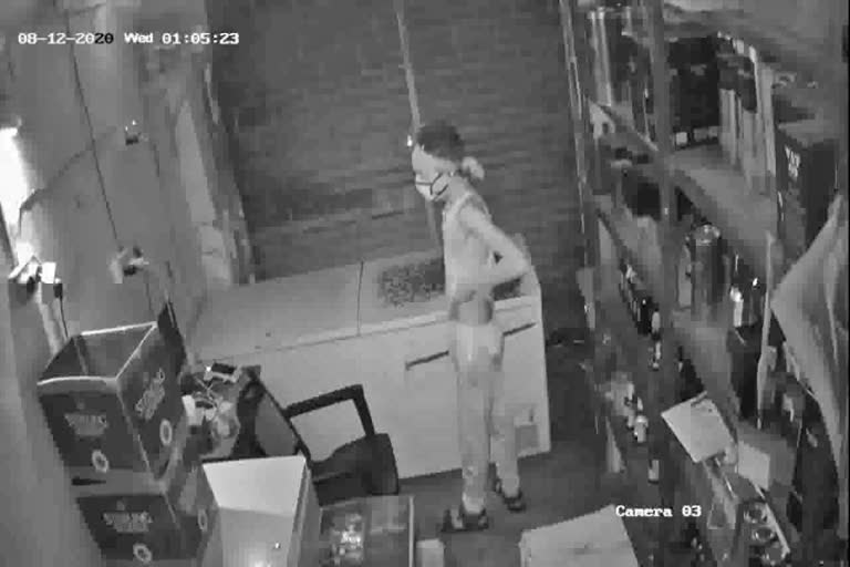 Theft in liquor store in boakaro