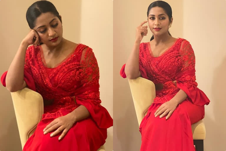 malayalam actress navya nair latest instagram post  actress navya nair latest instagram post  actress navya nair latest instagram photos  actress navya nair latest photos  നവ്യാ നായര്‍ പുതിയ ഫോട്ടോകള്‍  നവ്യാ നായര്‍ പുതിയ സിനിമകള്‍