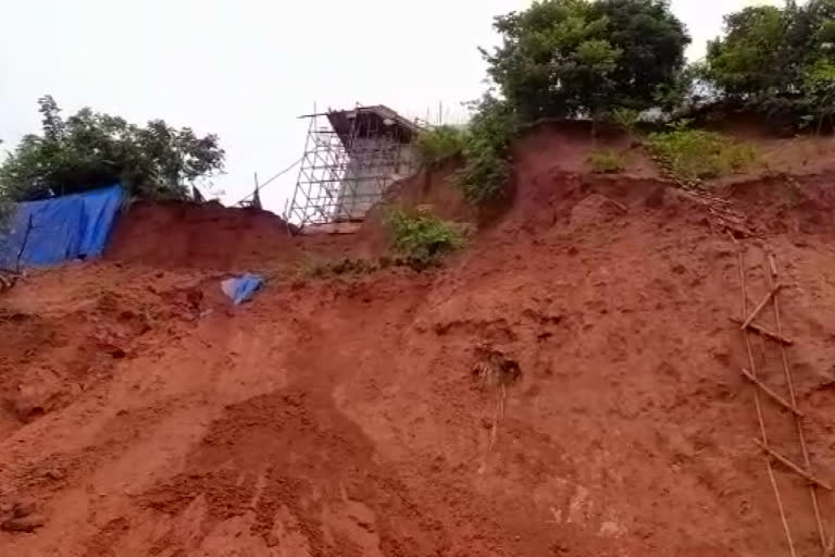 due-to-heavy-rain-landslide-at-north-guwahati