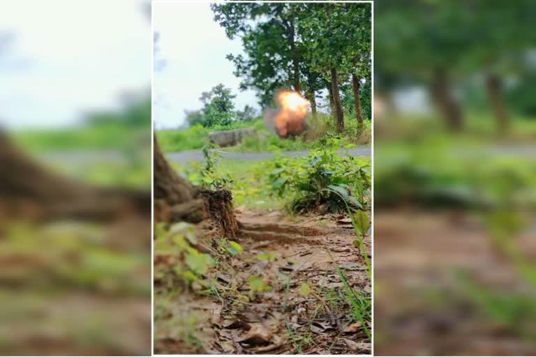 15 kg cane bomb found during search operation in Bokaro, bomb found in bokaro, naxal in bokaro, बोकारो में सर्च ऑपरेशन के दौरान मिला 15 kg का केन बम, बोकारो में मिला केन बम, बोकारो में नक्सल