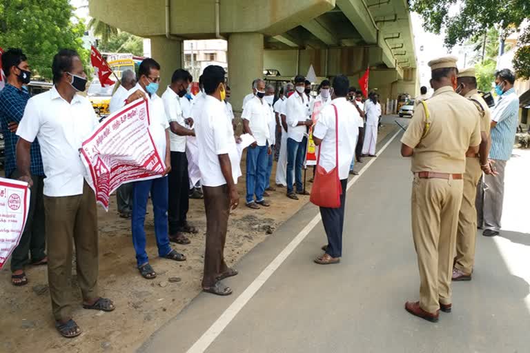 போக்குவரத்து தொழிலாளர்கள் ஆர்ப்பாட்டம்