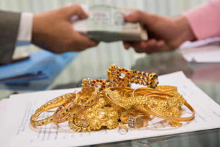 Gold jumps Rs 730, silver zooms Rs 1,520