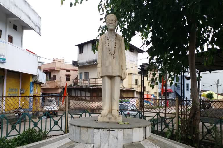 Statue of Pratap Chandra Dwivedi