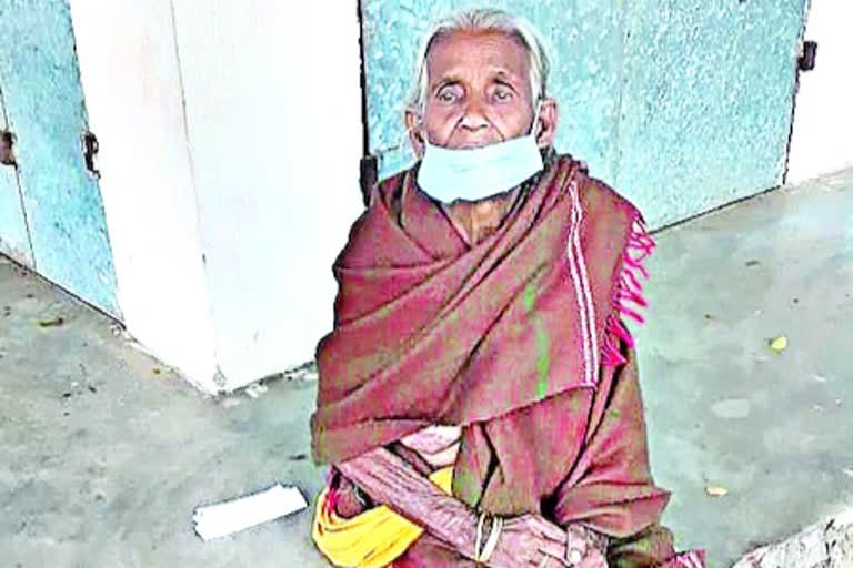 Corona infected old woman at srikakulam district