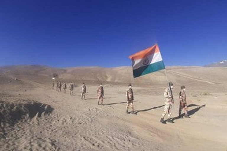 ITBP troops celebrate Independence Day at 16  000 feet in Ladakh  Ladakh  celebrate Independence Day  ITBP troops  ത്രിവര്‍ണ പതാക  ഐടിബിപി സേന  ലഡാക്ക്‌