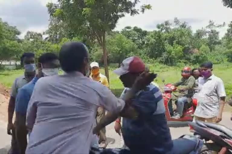 Local people resist to boundary around traditional Poushmela ground