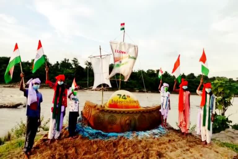 wishes on Independence Day through sand art in bokaro, Independence Day Celebration in Bokaro, Independence Day, बोकारो में स्वतंत्रता दिवस पर सैंड आर्ट के जरिए बधाई, बोकारो में स्वतंत्रता दिवस समारोह, स्वतंत्रता दिवस