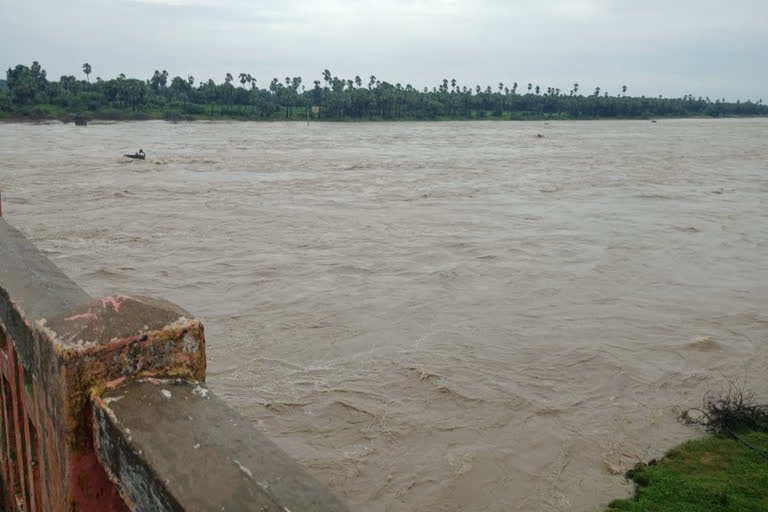 Rain Water Added in LMD Reservoir In Karim Nagar