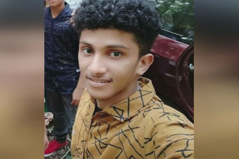 Son stabbed to death by father  kannur murder  payyavoor murder  പിതാവിന്‍റെ കുത്തേറ്റ് മകൻ മരിച്ചു  പയ്യാവൂർ  കണ്ണൂർ കൊലപാതകം