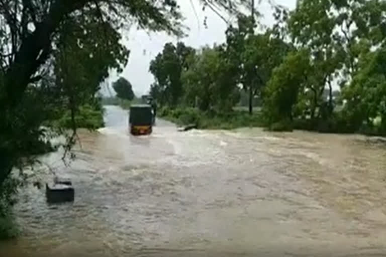 suddageddha   Stream overflowing for heavy rains