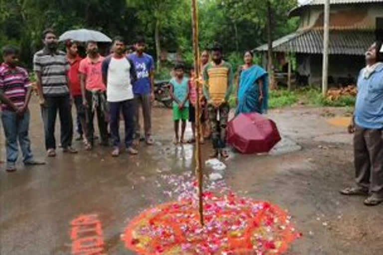 ସ୍ବାଧୀନତା ଦିବସ ଅବସରରେ ପତାକା ଉତ୍ତୋଳନ କଲେ ନକ୍ସଲ ନେତା