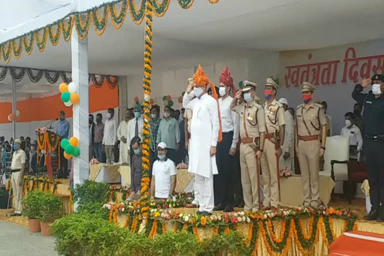 Kanwarpal Gurjar hoisted flag in Faridabad