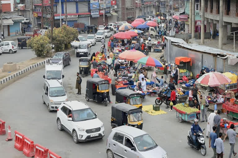 سرینگر میں آج سے کھلیں گے تمام مارکٹز